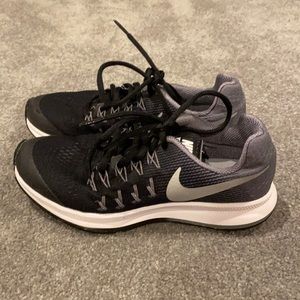 Boys Nike sneakers size 4